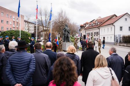 Polaganje cvetja k spomeniku Rudolfa Maistra (20)